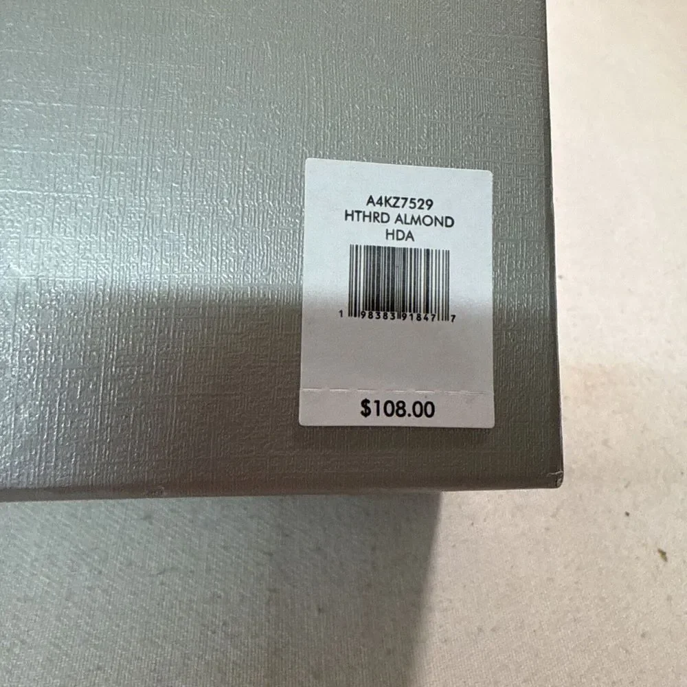 Calvin Klein Hat And Scarf Set NWT, Preppy, Fashion, Dress, Almond Color, Winter